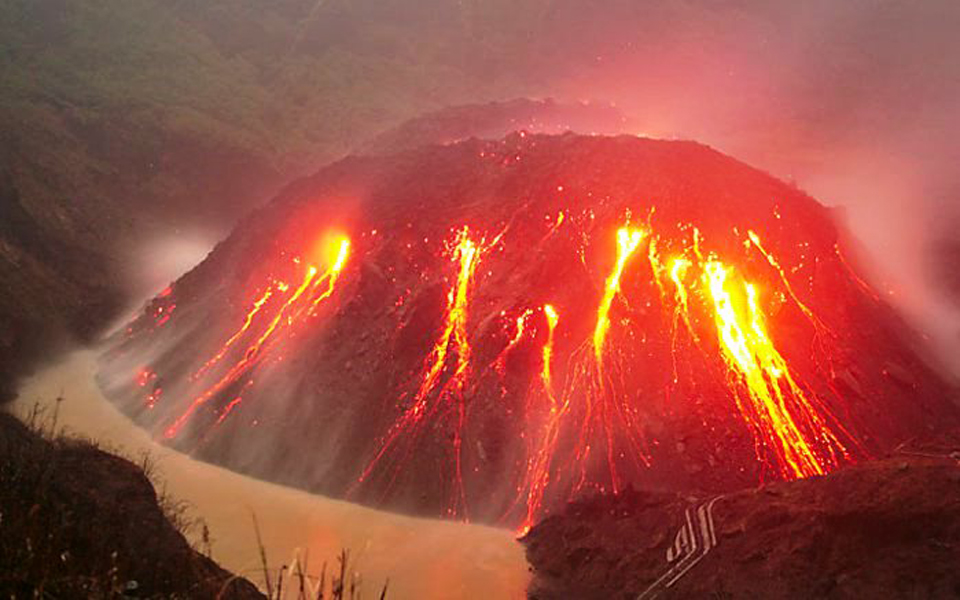 ηφαίστειο-στην-ινδονησία-εκτοπίζει-χ-2007451