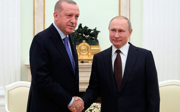 Τηλεφωνική επικοινωνία Ερντογάν-Πούτιν για τις εξαγωγές σιτηρών από την Ουκρανία