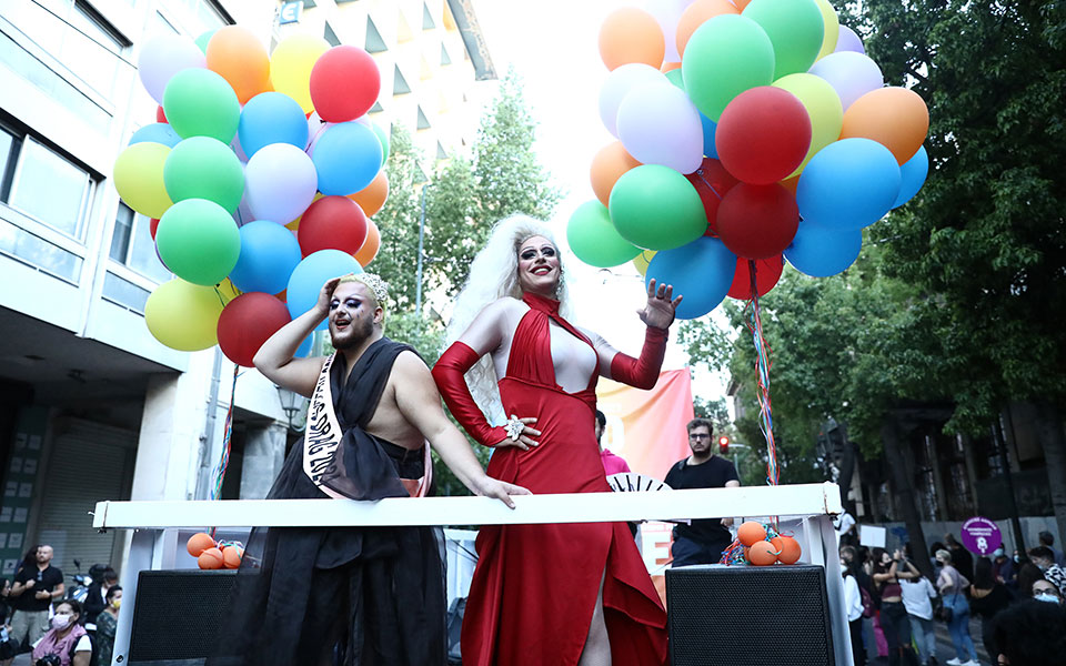 athens-pride-oloklirothike-i-poreia-pros-ti-voyli-ekones2