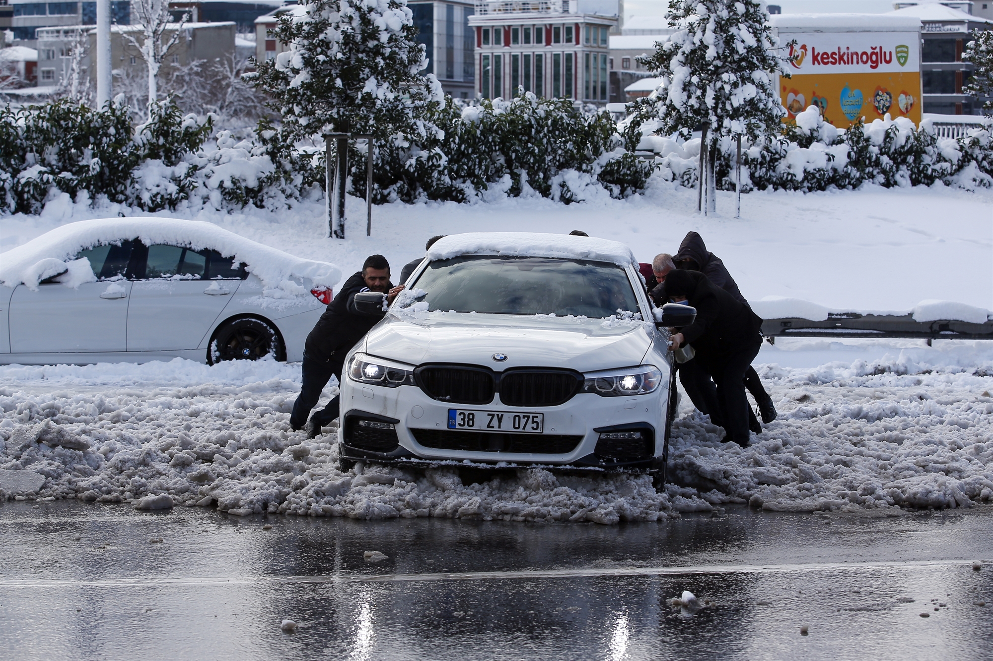 τουρκία-χιόνι-έκλεισε-το-νέο-αεροδρόμ-561686482