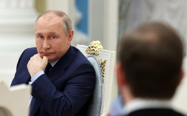 New York Times: Μπορούν οι κυρώσεις της Δύσης πραγματικά να σταματήσουν τον Πούτιν;