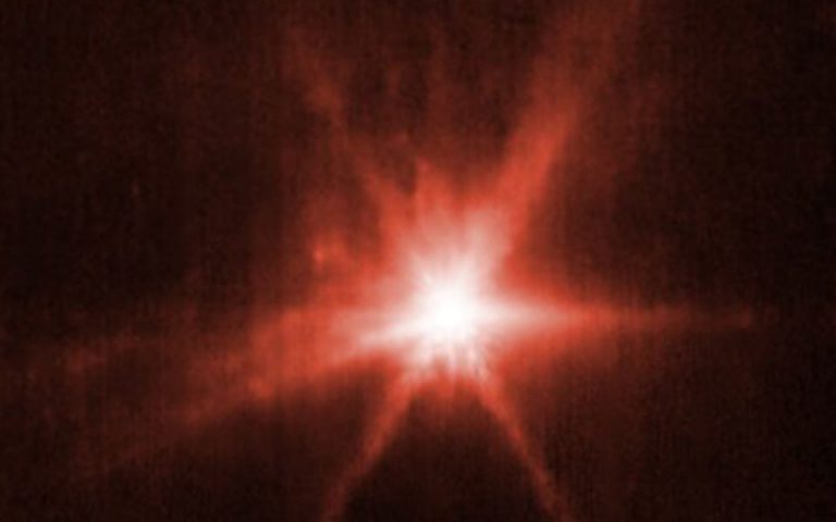 Διάστημα: Webb και Hubble φωτογράφισαν ταυτόχρονα τον «βομβαρδισμό»  αστεροειδούς | Η ΚΑΘΗΜΕΡΙΝΗ