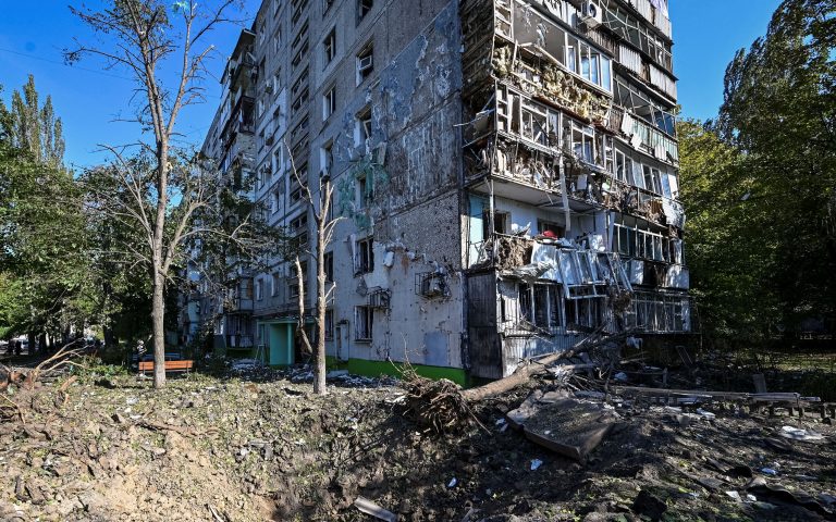 Πόλεμος στην Ουκρανία: Στους 17 ανήλθαν οι νεκροί από τους ρωσικούς βομβαρδισμούς της Πέμπτης στη Ζαπορίζια
