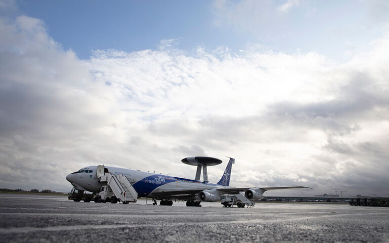  Στέλνει αεροσκάφη AWACS στη Ρουμανία για να παρακολουθούν ρωσικά αεροπλάνα