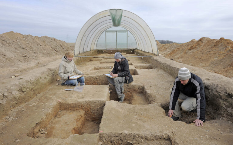 Ο «μύθος» της ειρηνικής νεολιθικής εποχής: Σκελετοί αρχαίων αγροτών αποκαλύπτουν τη βαρβαρότητα