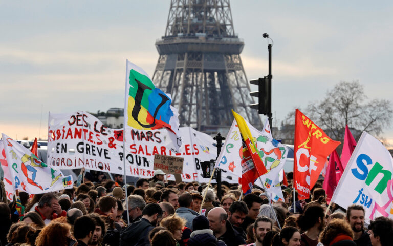 Γαλλία: Το κρίσιμο συνταγματικό τεστ της ασφαλιστικής μεταρρύθμισης