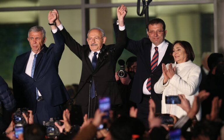 Κεμάλ Κιλιτσντάρογλου: Ο Γκάντι της Τουρκίας που υπόσχεται αλλαγή