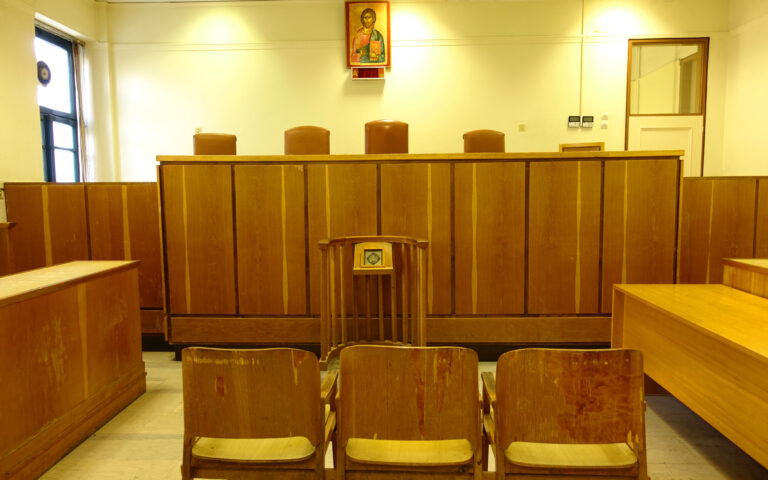 Ηράκλειο: Στο δικαστήριο ο 66χρονος που κατηγορείται για βιασμό ανηλίκου