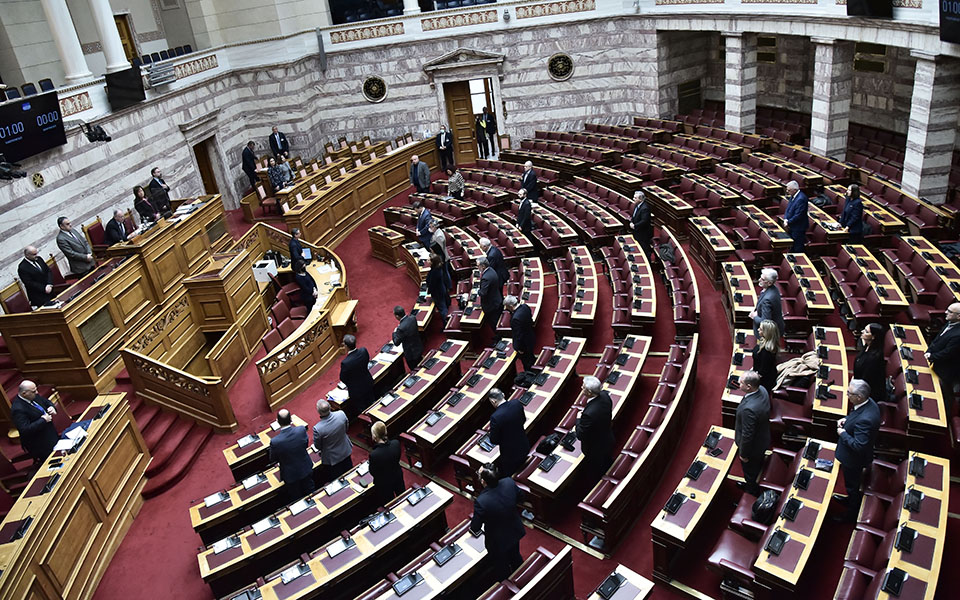 βουλή-αντιπαράθεση-κυβέρνησης-συριζ-562347400