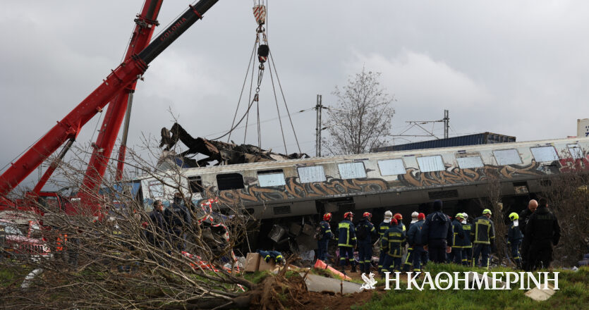 Σύγκρουση τρένων στα Τέμπη: «Οι οδηγοί στο συγκεκριμένο σημείο κινούνται στα τυφλά»