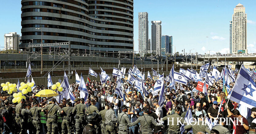 Ισραήλ: Φυγή Νετανιάχου με ελικόπτερο