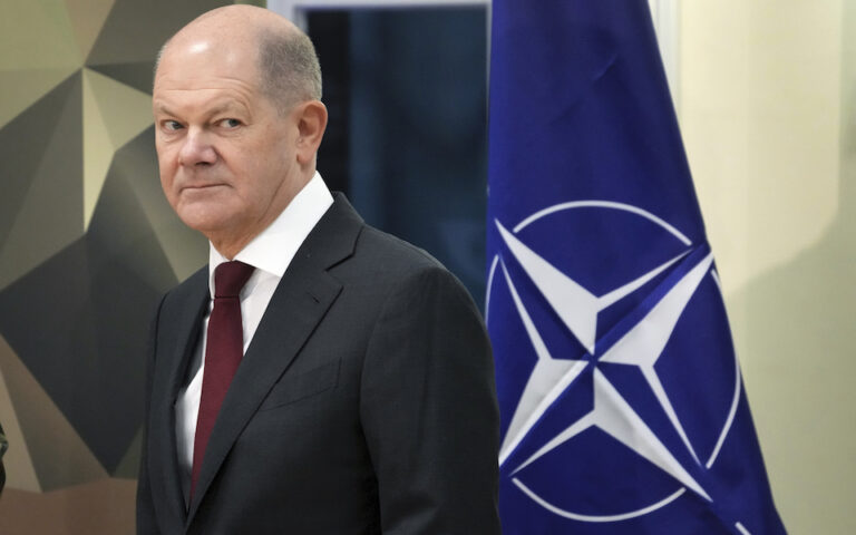 Ο Σολτς διαβεβαιώνει τη Σουηδία ότι στηρίζει την ένταξή της στο ΝΑΤΟ – Ο Ζελένσκι «συγχαίρει θερμά» τη Φινλανδία
