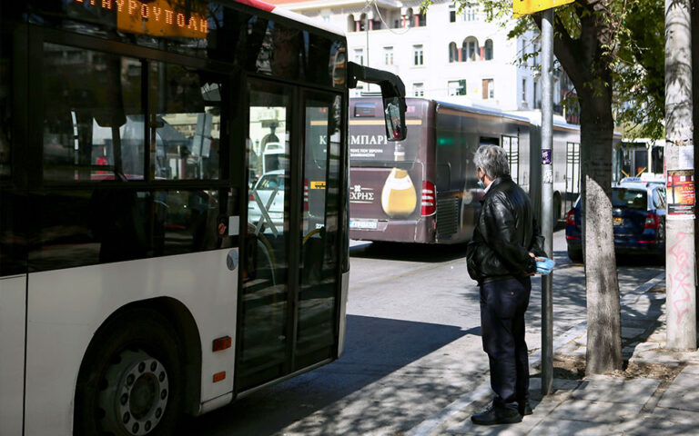  Οδηγός λεωφορείου κατήγγειλε ότι δέχθηκε επίθεση από νεαρούς επιβάτες