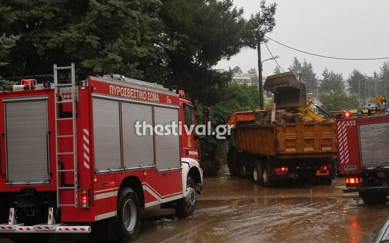 Κακοκαιρία: Πλημμύρισαν σπίτια στη Θεσσαλονίκη – 300 κλήσεις δέχτηκε η Πυροσβεστική