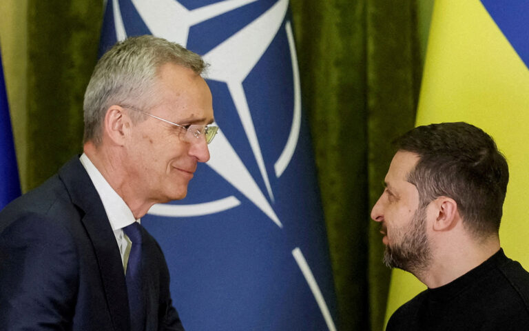 Ο Ζελένσκι ζήτησε πολιτική πρόσκληση για ένταξη στο ΝΑΤΟ