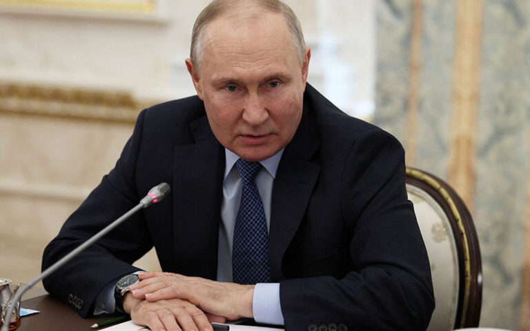 Ο Πούτιν δεν βλέπει την ανάγκη στρατιωτικού νόμου στη Ρωσία