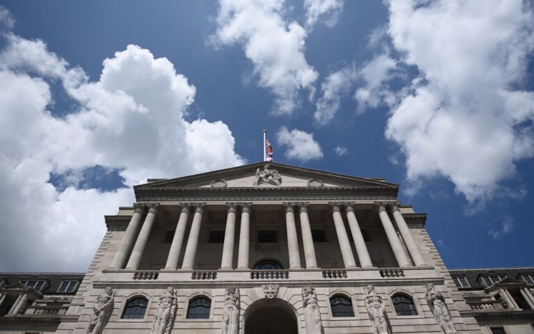 Μεγάλη Βρετανία: Σε υψηλό 15 ετών ανήλθε το επιτόκιο δανεισμού
