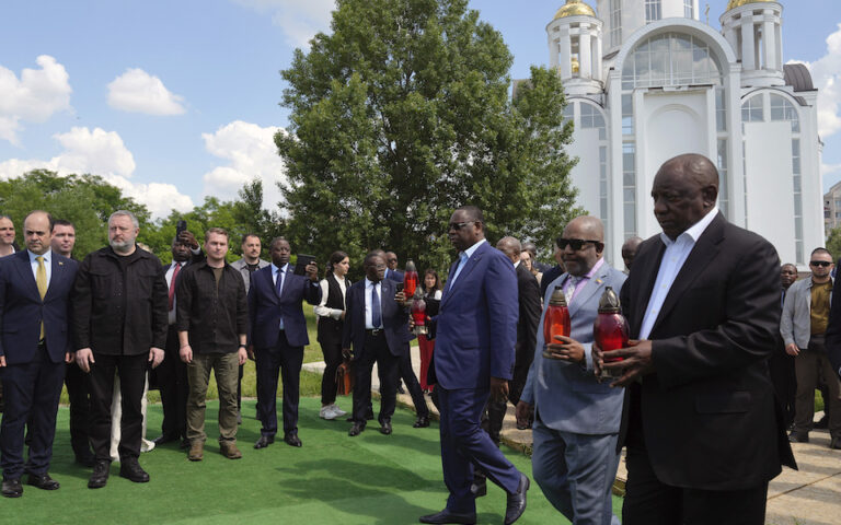 Ομάδα Αφρικανών ηγετών πραγματοποιεί «ειρηνευτικές» επισκέψεις σε Ουκρανία και Ρωσία