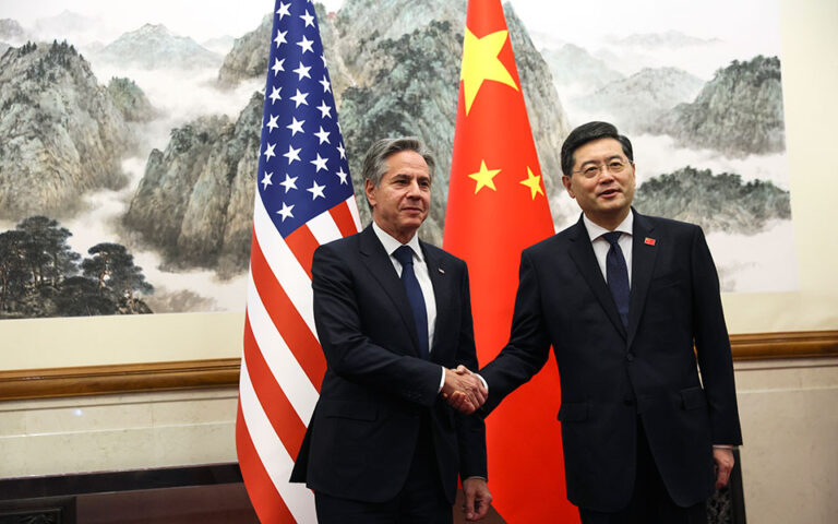 ΗΠΑ-Κίνα: Η Ουάσιγκτον χαιρετίζει τις «εποικοδομητικές» συνομιλίες του Μπλίνκεν στο Πεκίνο