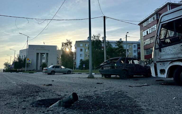 Ρωσία: Στόχος «αδιάκοπων πυρών» πόλη στο Μπέλγκοροντ – Οκτώ τραυματίες