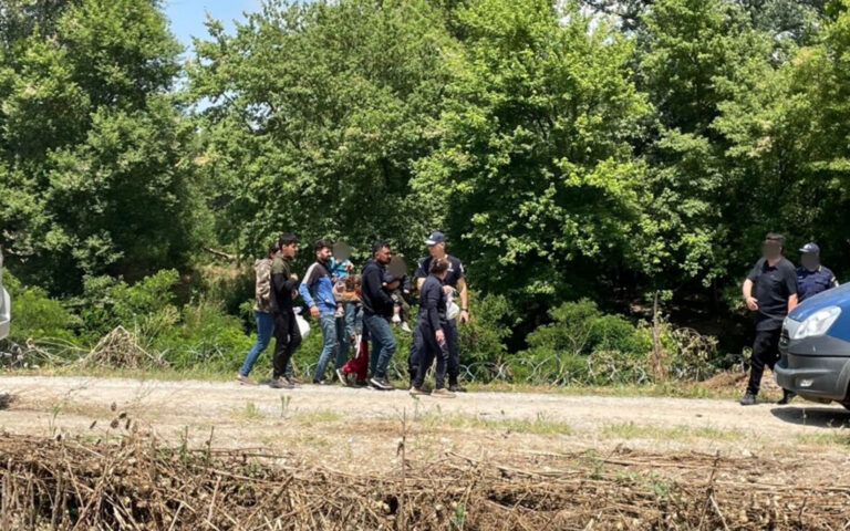 Εβρος: Ολοκληρώθηκε η διαδικασία απεγκλωβισμού 145 μεταναστών