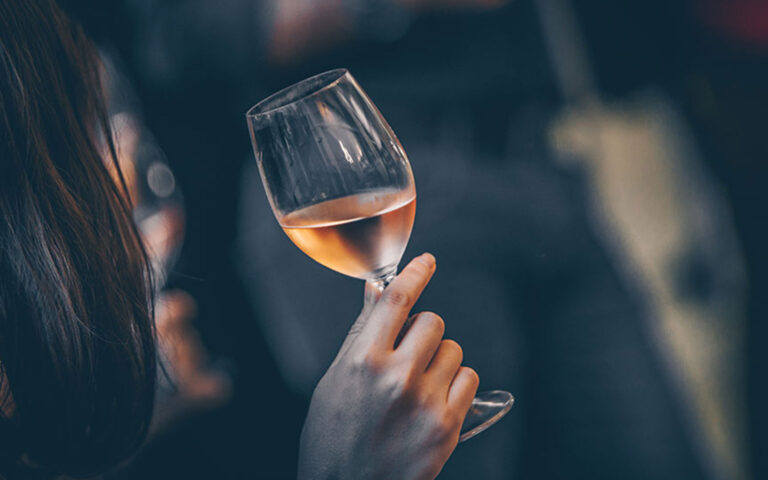 Eίναι το ροζέ κρασί η σαμπάνια των Millennials;
