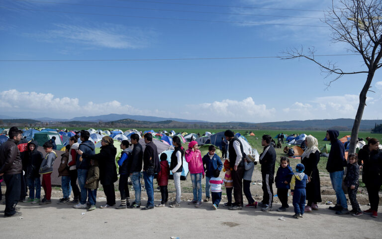 Δέσμευση πολυεθνικών για πρόσληψη χιλιάδων προσφύγων στην Ευρώπη