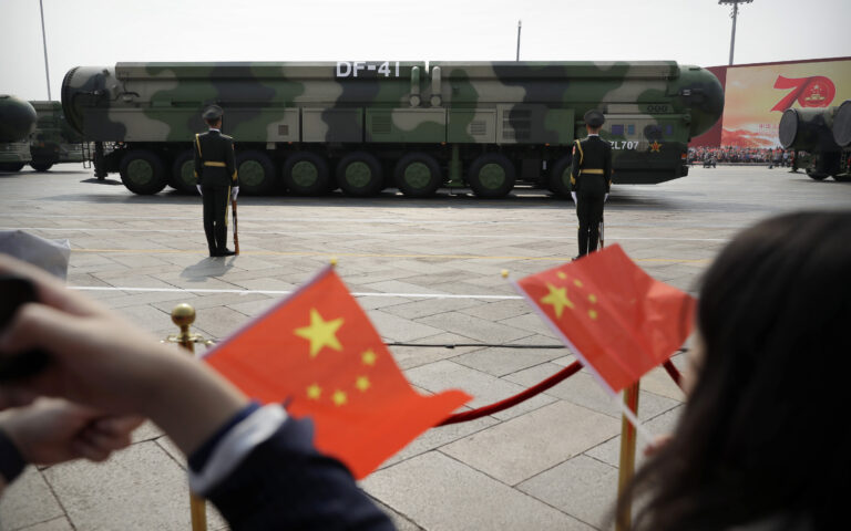 Η Κίνα απομάκρυνε τους επικεφαλής του πυρηνικού οπλοστασίου