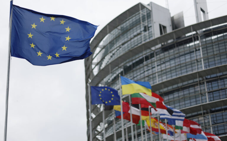 Ευρωπαϊκή Ενωση: Πέρασαν 10 χρόνια από την τελευταία διεύρυνση