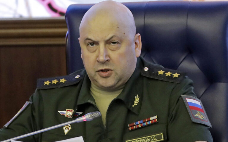 Ρώσος αξιωματούχος: Ο στρατηγός Σουροβίκιν «ξεκουράζεται»