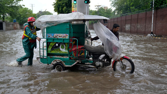 πακιστάν-50-νεκροί-από-πλημμύρες-και-κα-562509718
