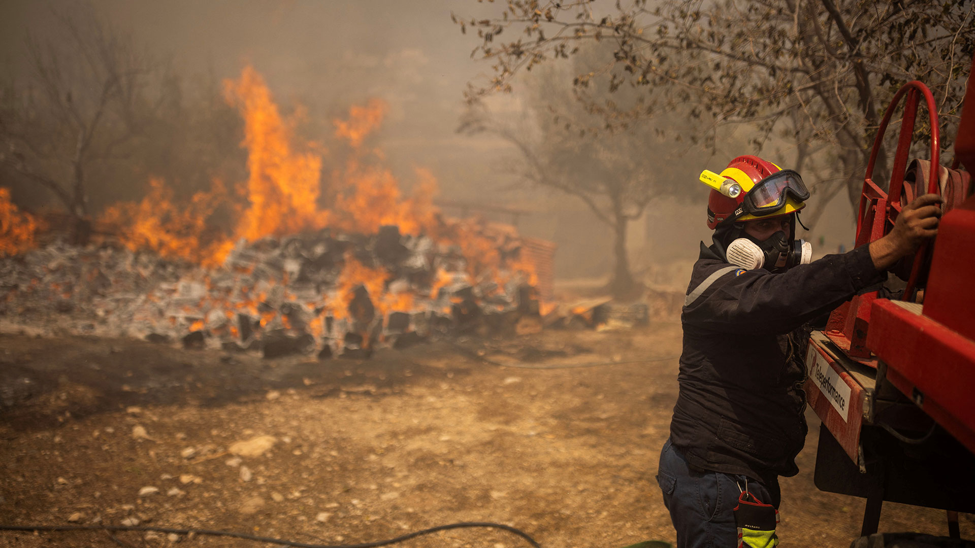 Η πύρινη λαίλαπα της Πάρνηθας σε 20 φωτογραφίες-1