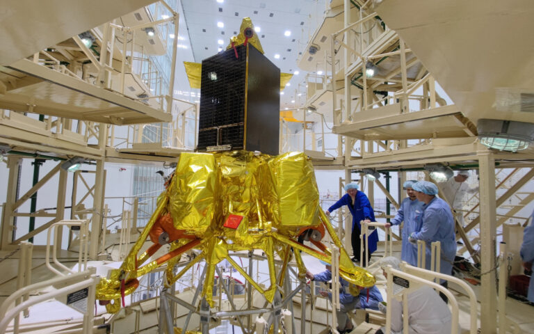 Η Ρωσία στέλνει διαστημόπλοιο στη Σελήνη για πρώτη φορά μετά το 1976