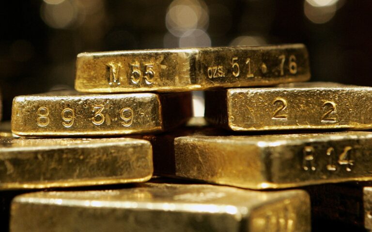 Ανω των 2.000 δολ./ουγγιά η τιμή του χρυσού το 2024