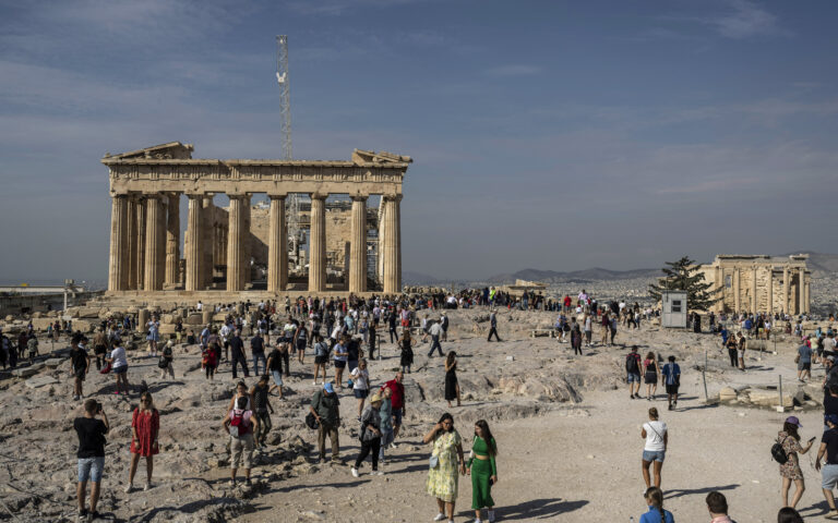FT: Τι σημαίνει η σιωπή της Αθήνας για τις κλοπές στο Βρετανικό Μουσείο;