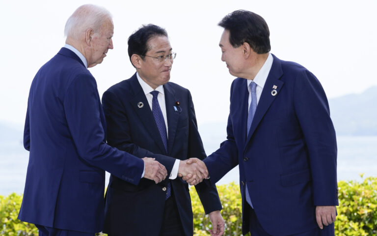 Τριμερής σύνοδος ΗΠΑ – Ιαπωνίας – Νότιας Κορέας στο Κάμπ Ντέιβιντ με το «βλέμμα» στην Κίνα