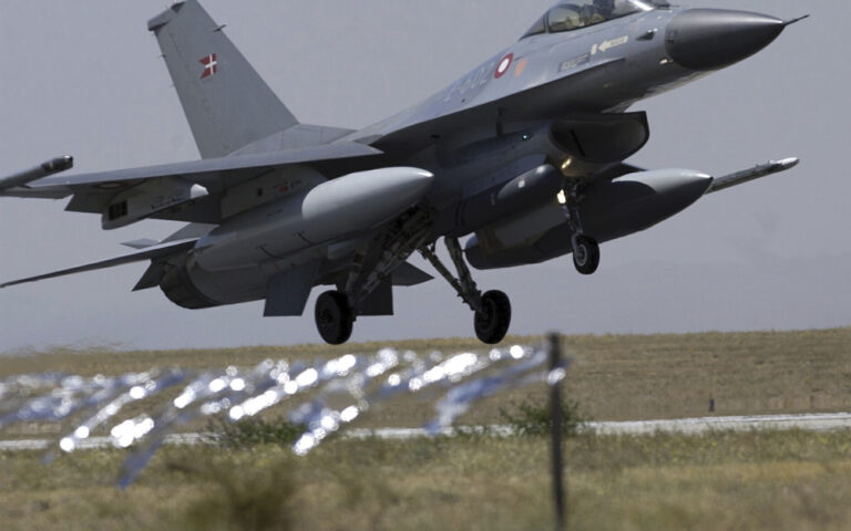 Ζελένσκι: «Μας υποσχέθηκαν εξήντα F-16, αλλά χρειαζόμαστε 160»