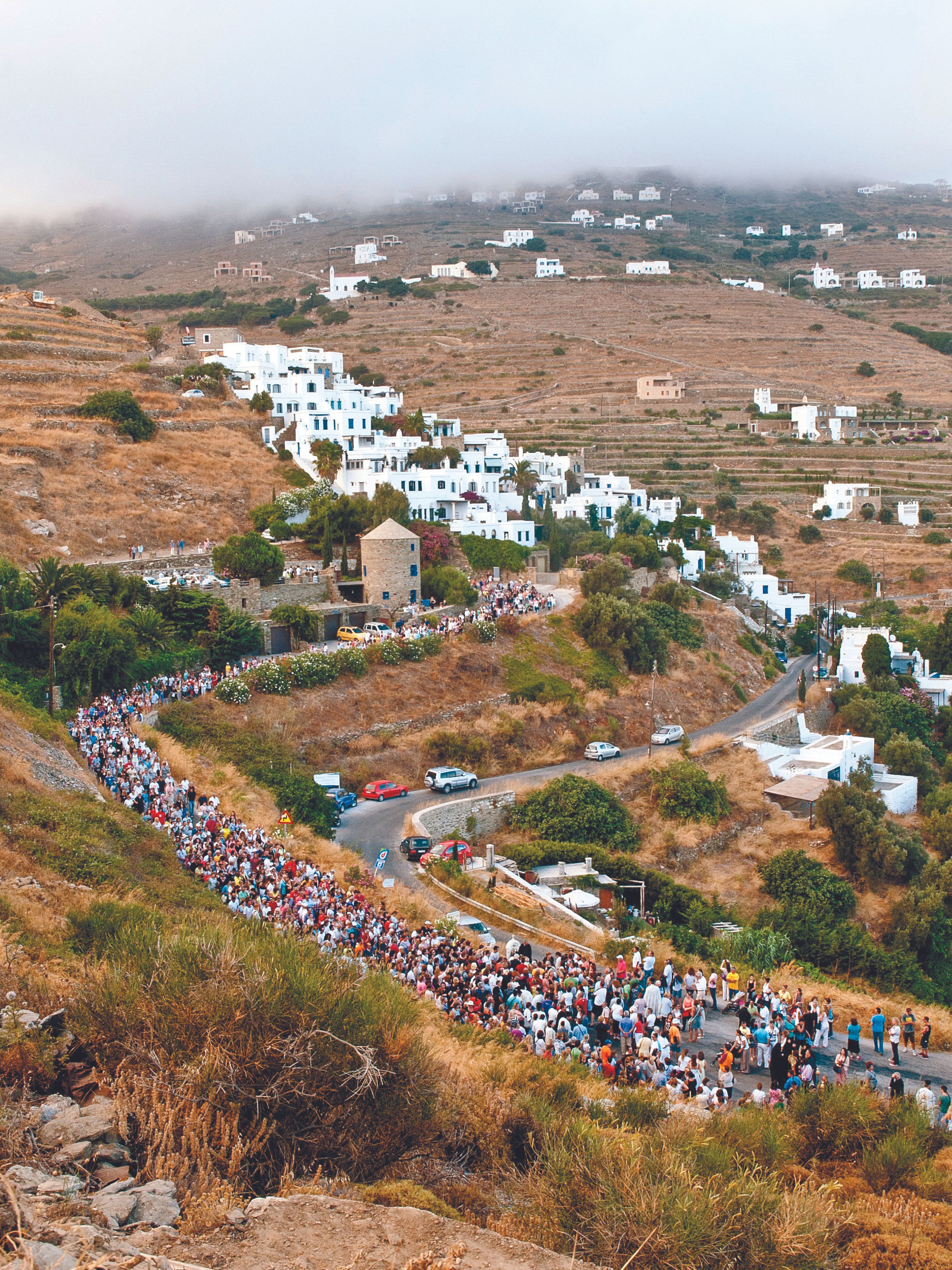 Η Τήνος πίσω από τον καθρέφτη (των σόσιαλ μίντια)-4