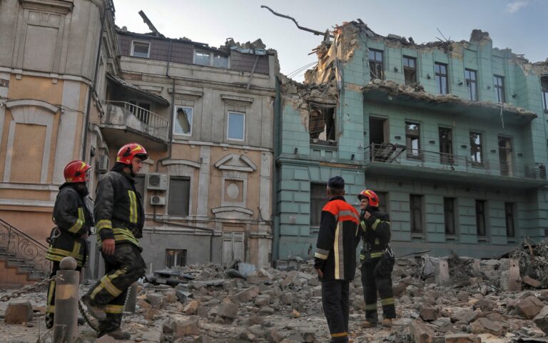 Ουκρανία: Επτά νεκροί και δεκάδες τραυματίες από το ρωσικό πυραυλικό πλήγμα στο Τσερνίχιβ