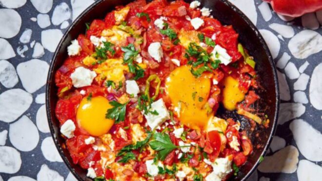 shakshuka-ανατολίτικα-αυγά-με-ντομάτα-562578553