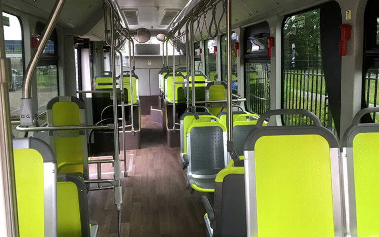 1.300 νέα πράσινα λεωφορεία στους δρόμους έως το τέλος της 4ετίας