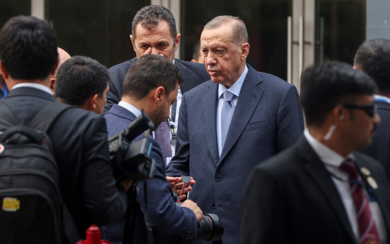 Συνάντηση Ερντογάν με τον Αζέρο πρόεδρο στον θύλακα του Ναχιτσεβάν