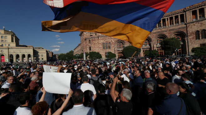 αρμενία-ταραχές-μπροστά-από-την-έδρα-τ-562625503