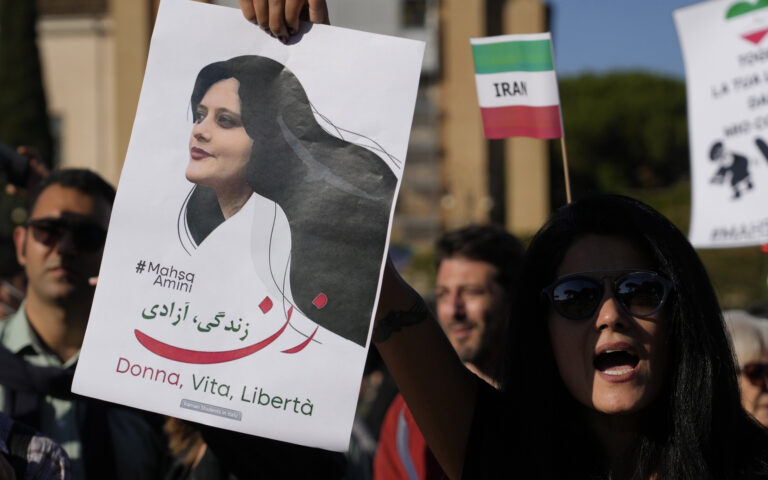 Μαχσά Αμινί: Ενας χρόνος εξέγερσης στο Ιράν
