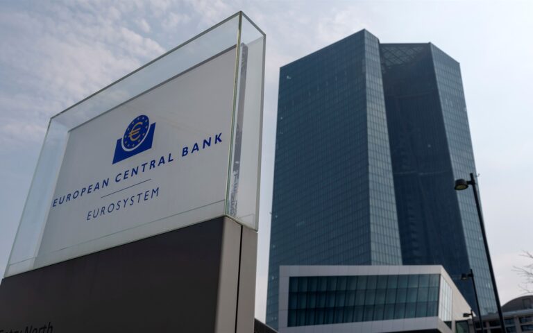 «Γεράκια» εναντίον «περιστεριών» στην ΕΚΤ για τα επιτόκια