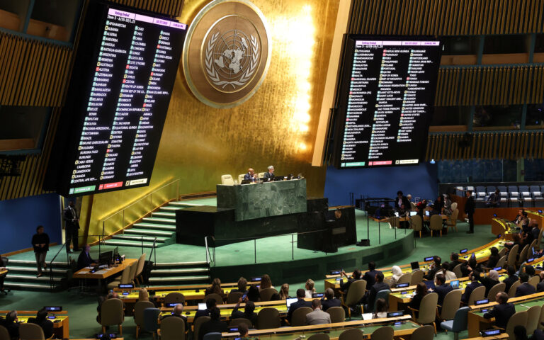 ΟΗΕ: Η Γενική Συνέλευση ενέκρινε πρόταση για «ανθρωπιστική εκεχειρία» στη Γάζα – 14 χώρες την καταψήφισαν