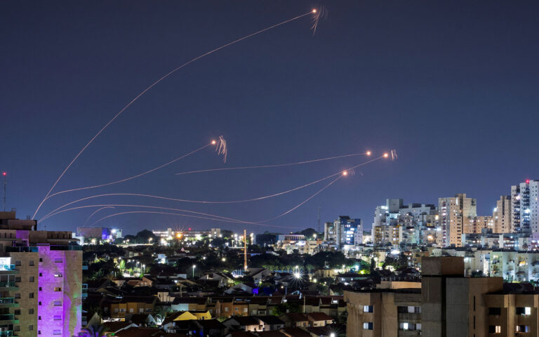 Μεσανατολικό: Σφραγίζει τη Γάζα το Ισραήλ – Φόβοι για εμπλοκή Λιβάνου και Ιράν