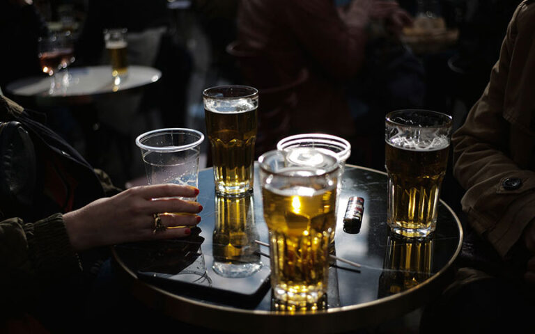 Μπίρες και τεκίλα από το Μεξικό πίνουν οι Αμερικανοί