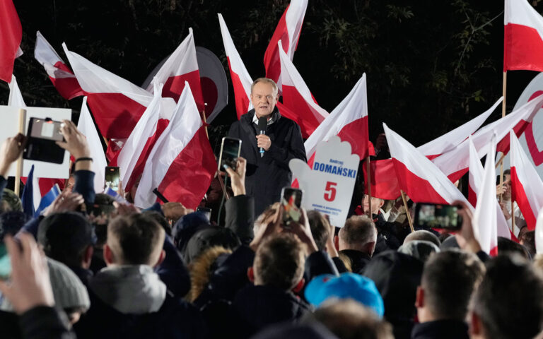 Η διασπορά της Πολωνίας σπεύδει στις κάλπες