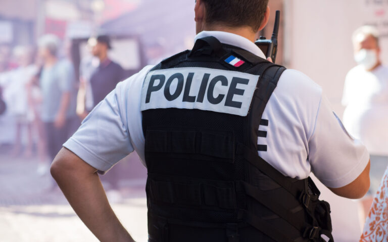 Συναγερμός στο Παρίσι: Αστυνομικοί πυροβόλησαν «γυναίκα που απειλούσε»